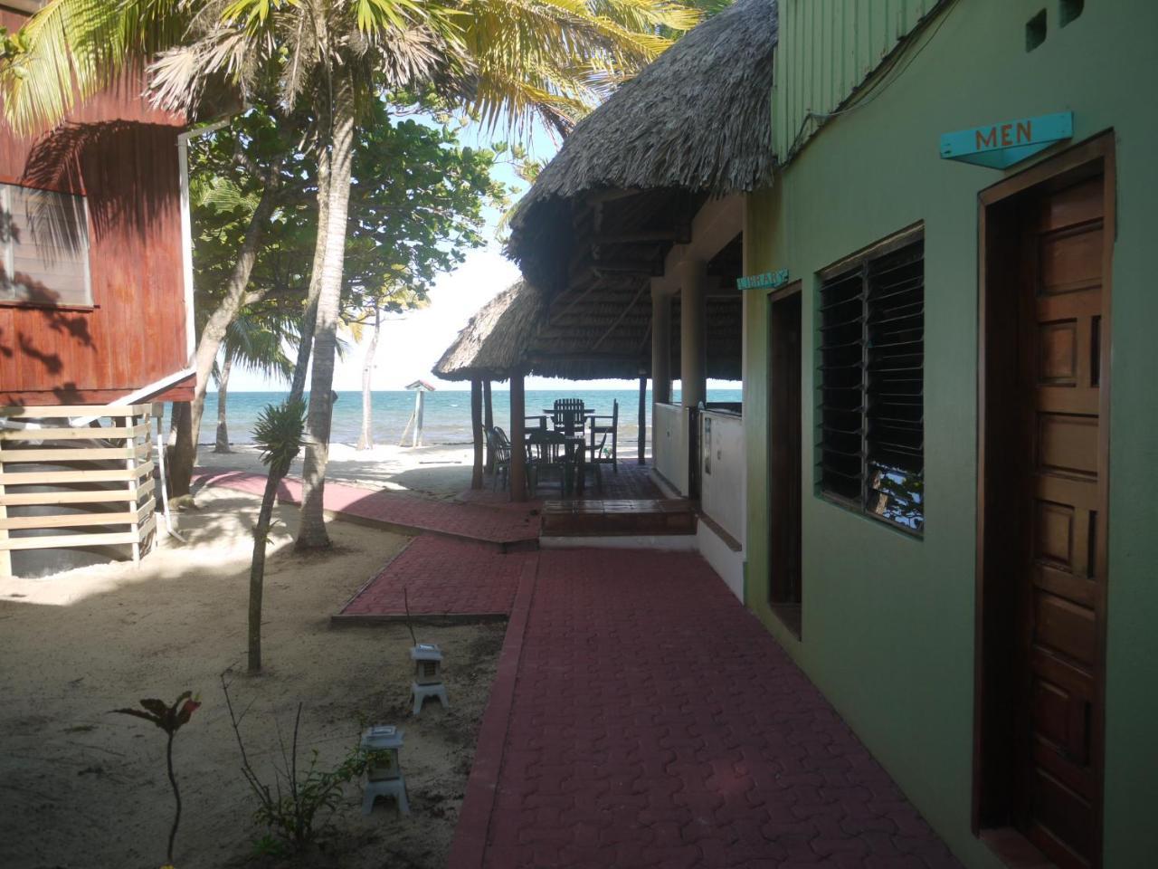 Green Parrot Beach Houses And Resort Placencia Extérieur photo