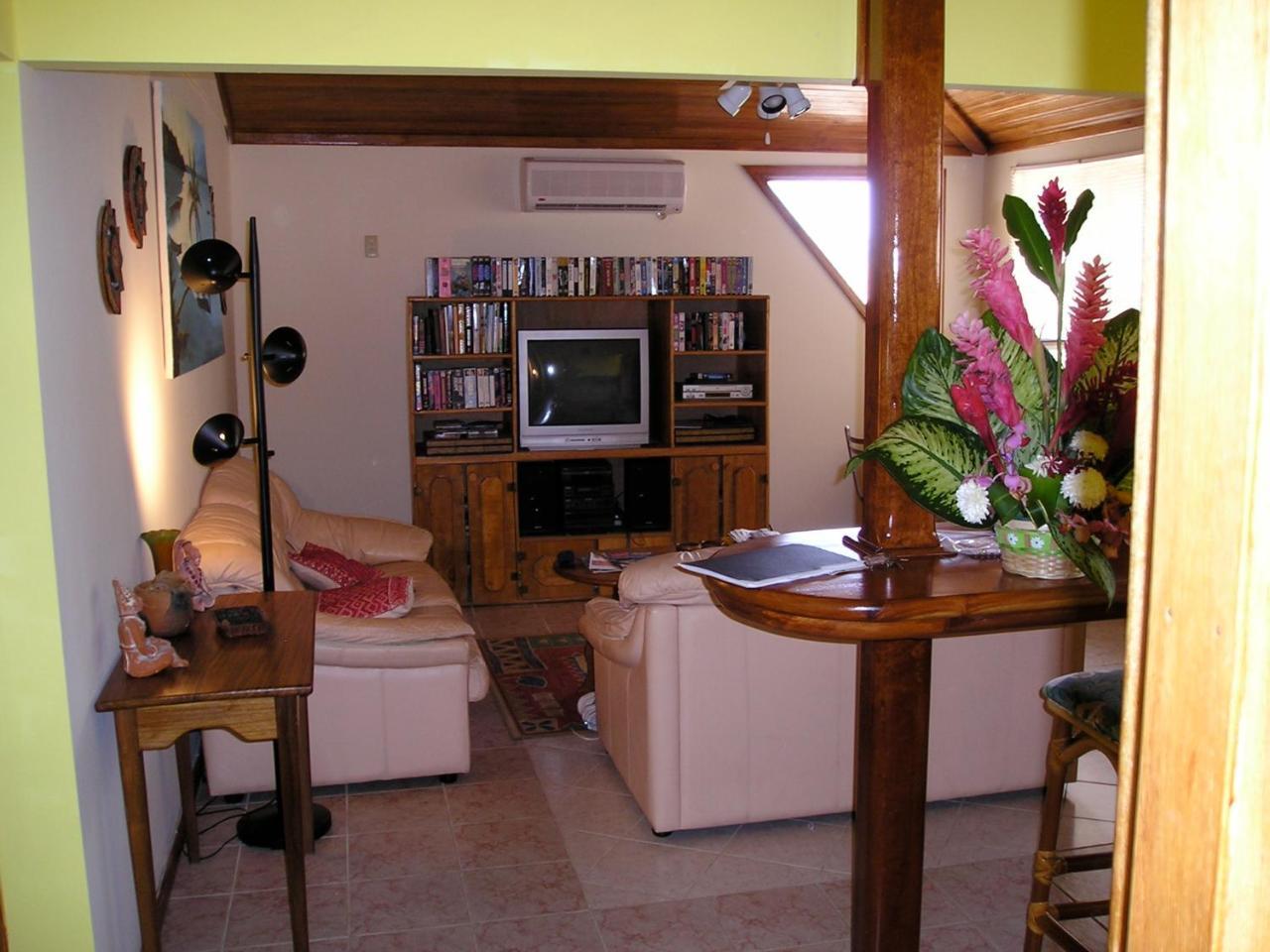 Green Parrot Beach Houses And Resort Placencia Extérieur photo