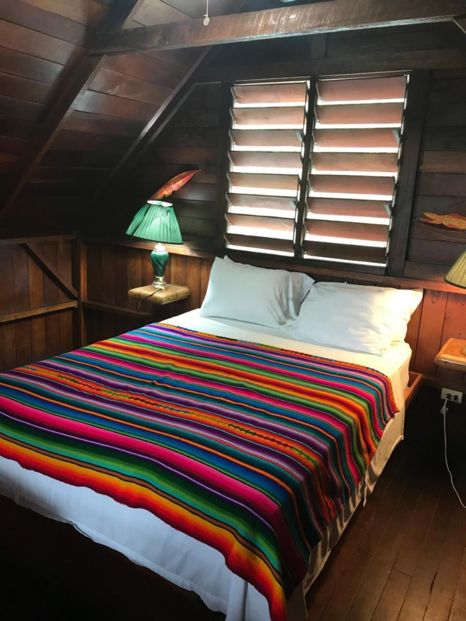 Green Parrot Beach Houses And Resort Placencia Extérieur photo