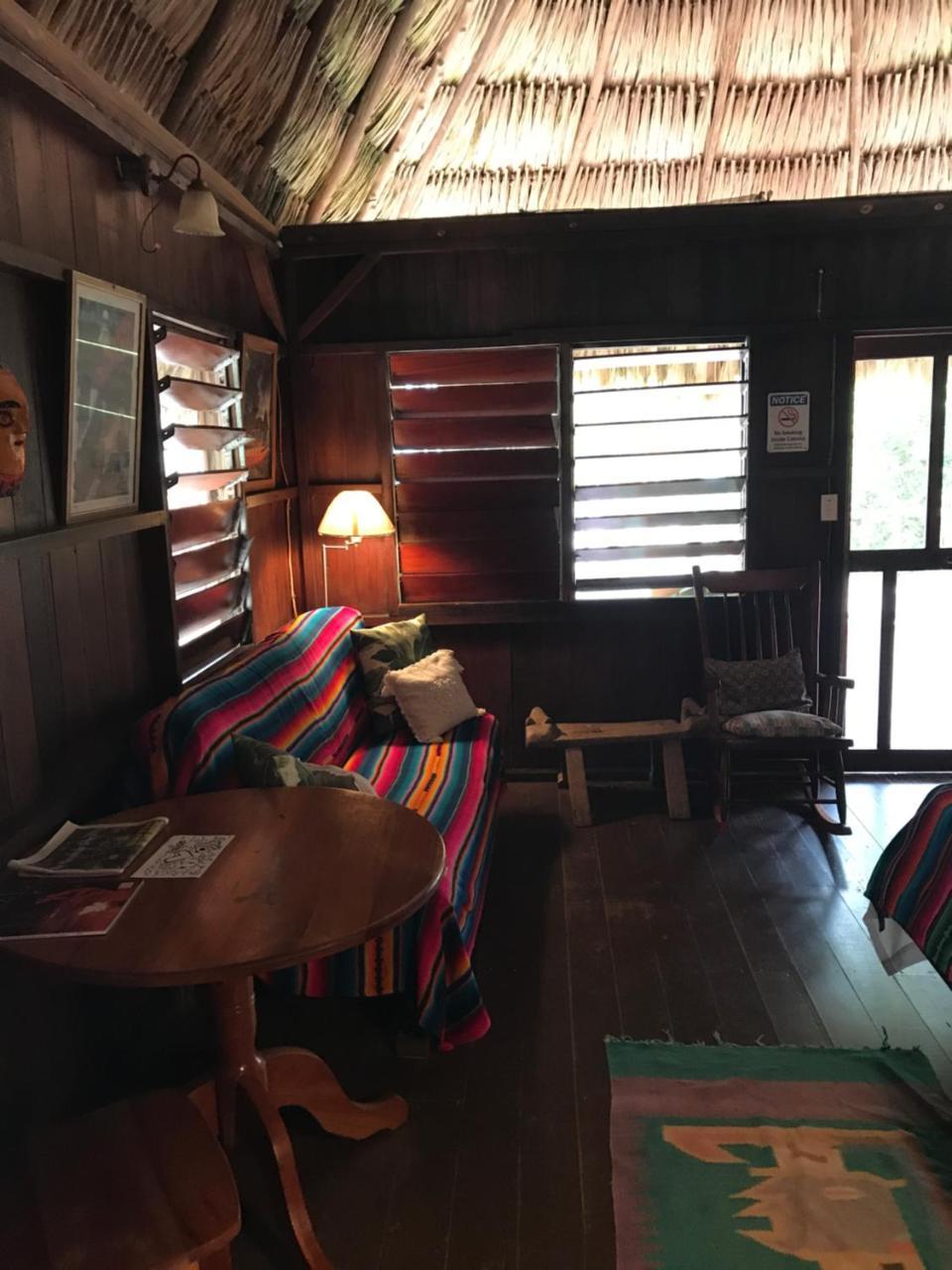 Green Parrot Beach Houses And Resort Placencia Extérieur photo