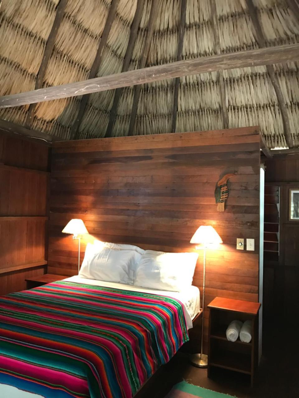 Green Parrot Beach Houses And Resort Placencia Extérieur photo