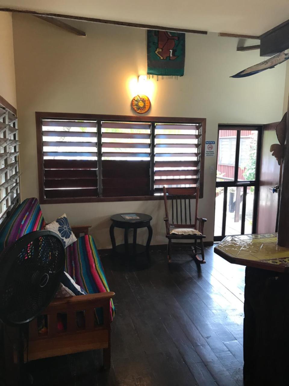Green Parrot Beach Houses And Resort Placencia Extérieur photo